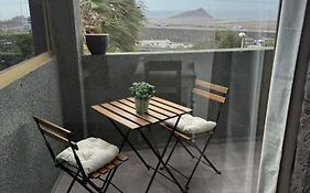 Bonito Estudio en San Isidro bien situado